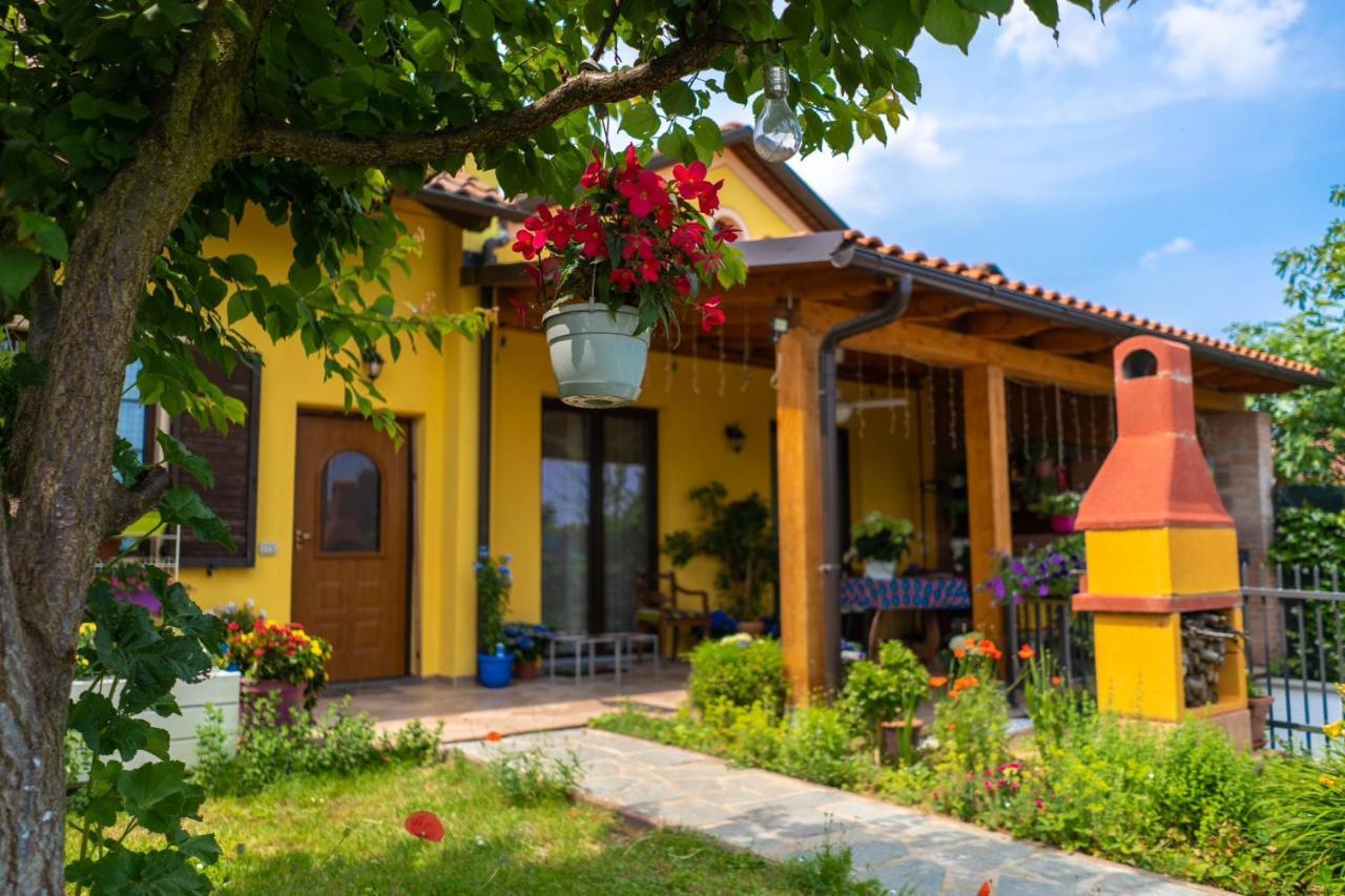 Villa Aurora Quargnento ภายนอก รูปภาพ